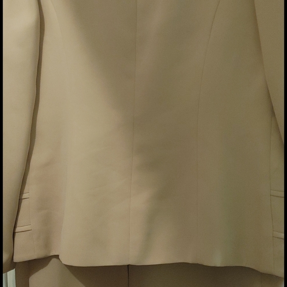 Ladies 2 PC suit - Picture 4 of 5